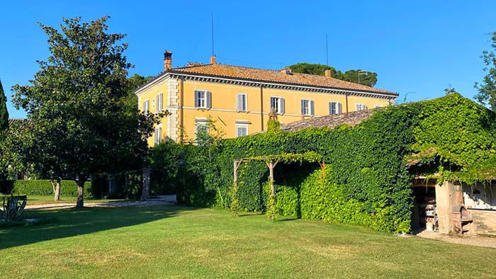 Palazzo di Bagnaia wedding - A view from the garden